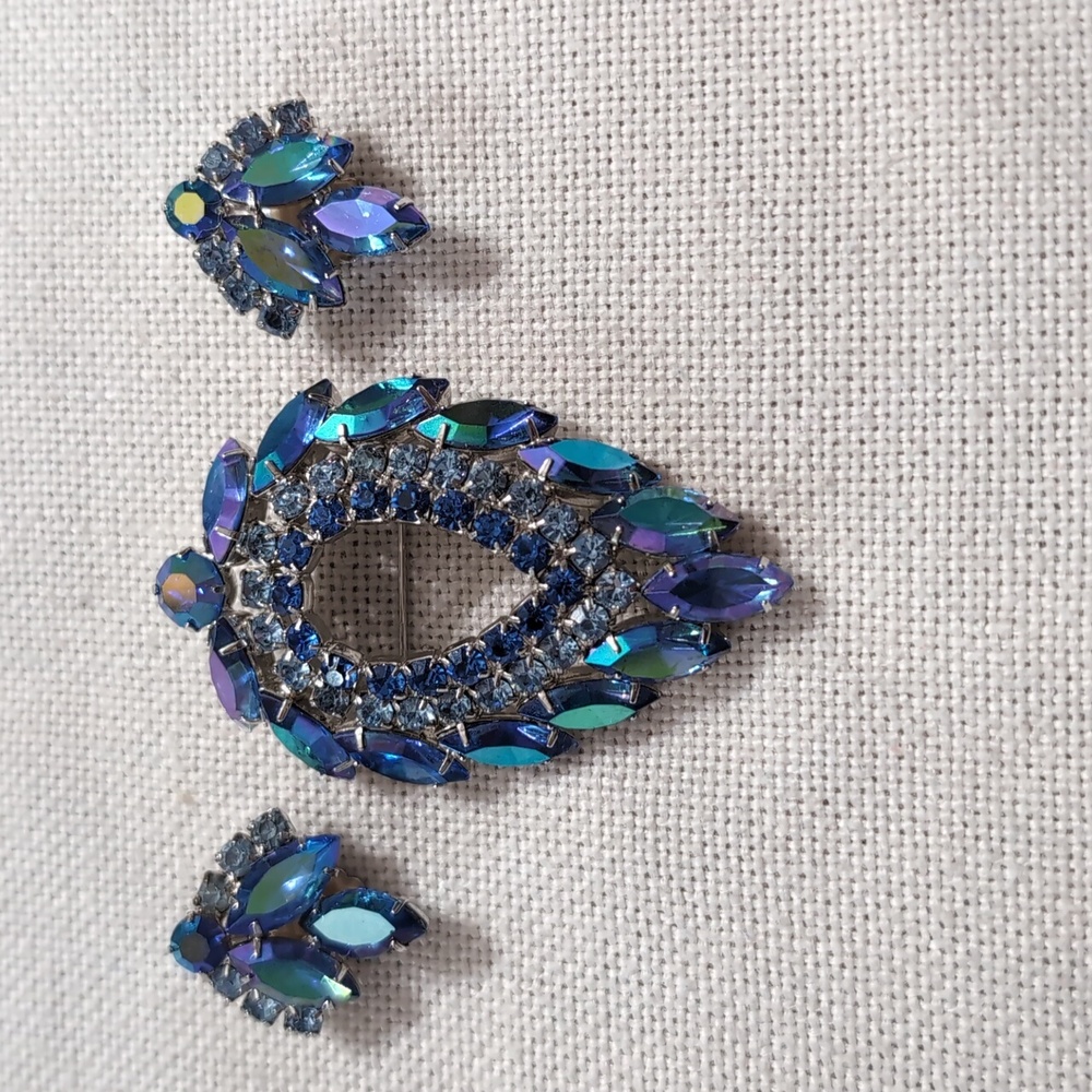 Vintage 60's Sarah Coventry Blue Lagoon Brooch And Clip-On Earrings Set